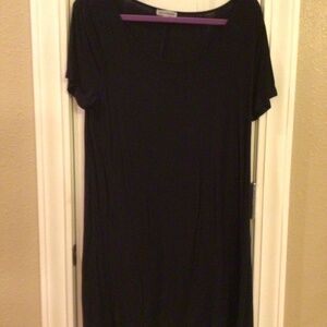Size 1X Solid Long Black Short Sleeve Top
